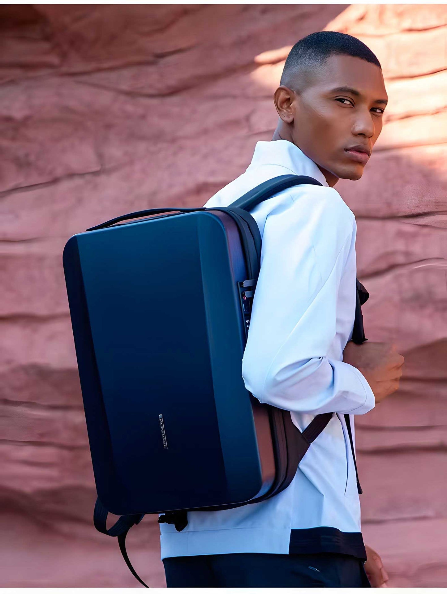 Mochila Executiva Notebook 17" USB e TSA Ports