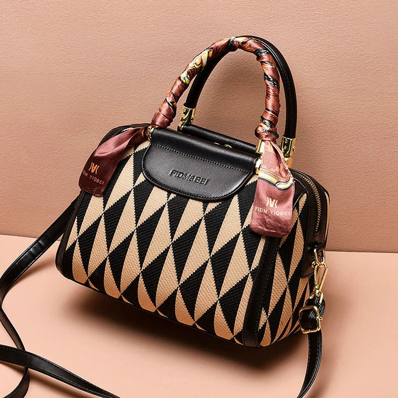 Bolsa Feminina de Couro Genuíno - Elvianne 9