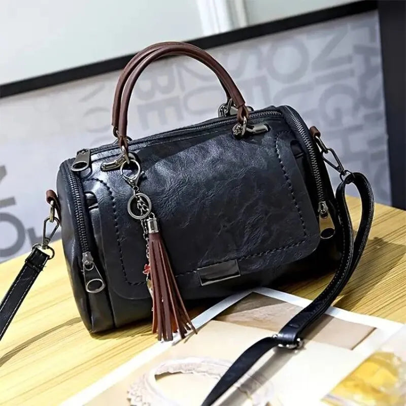 Bolsa Feminina de Couro Genuino Safira Hernandes 12