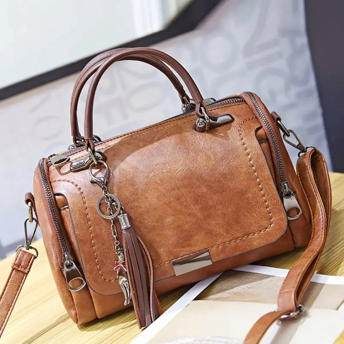 Bolsa Feminina de Couro Genuino Safira Hernandes 13
