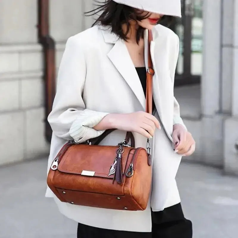 Bolsa Feminina de Couro Genuino Safira Hernandes 2