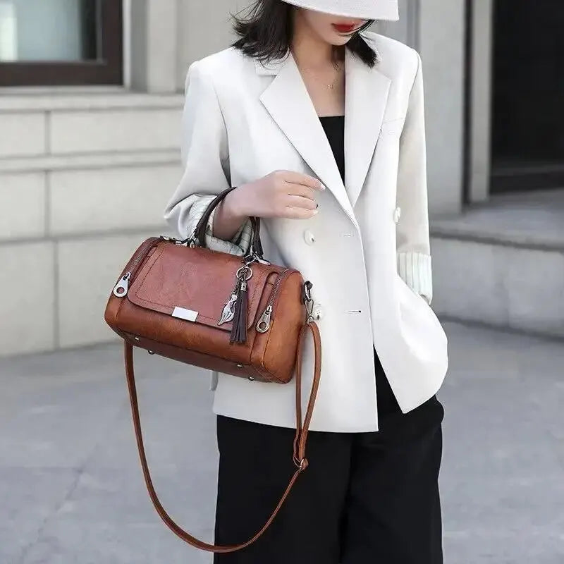 Bolsa Feminina de Couro Genuino Safira Hernandes 9