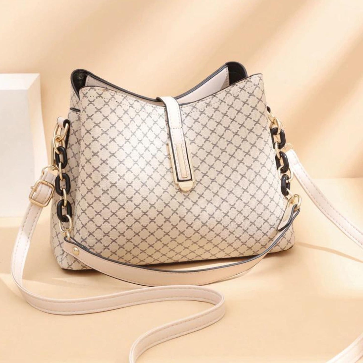 Bolsa Feminina em Couro Genuino - Ayla 4