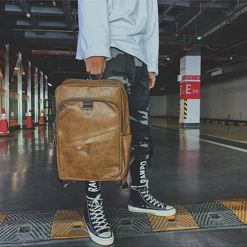 Mochila Masculina de Couro - RuggedPack