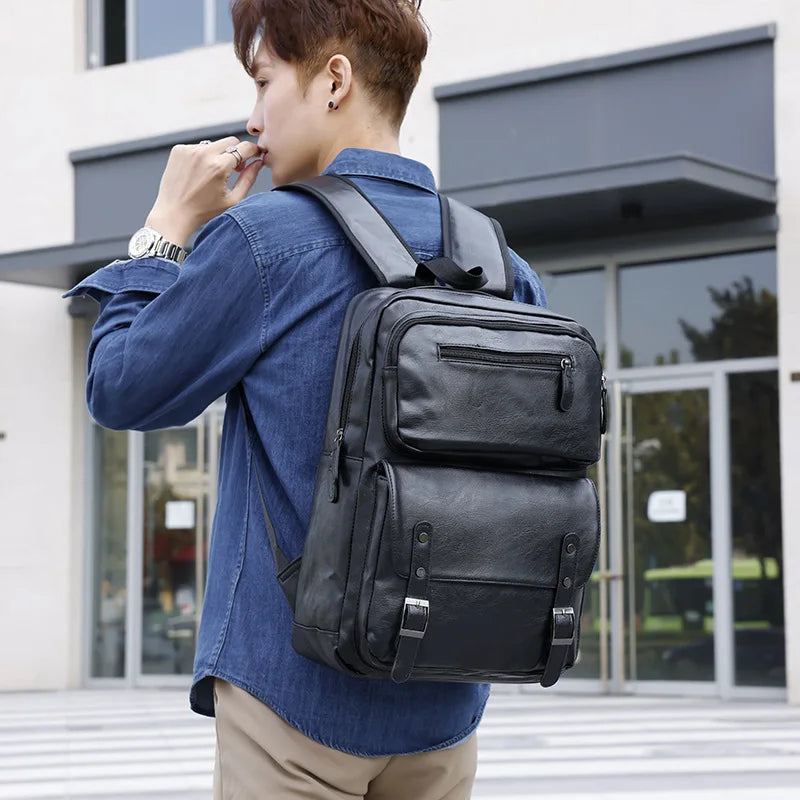 Mochila Masculina de Couro Legítimo - JeepTrail