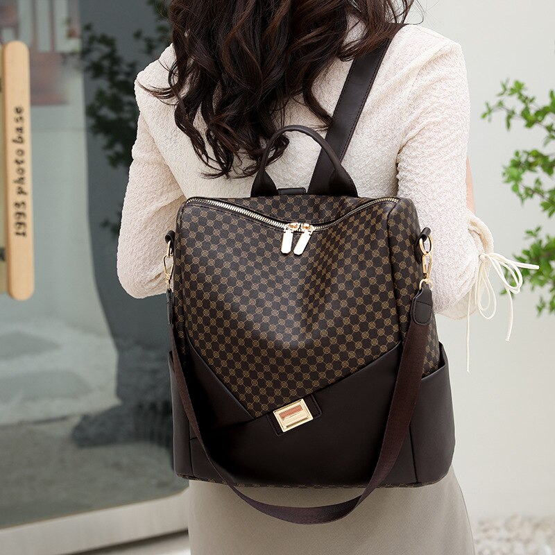 Mochila Feminina de Couro Xadrez