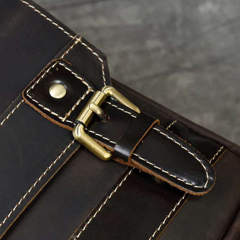 Mochila Masculina de Couro Legítimo Vintage 10