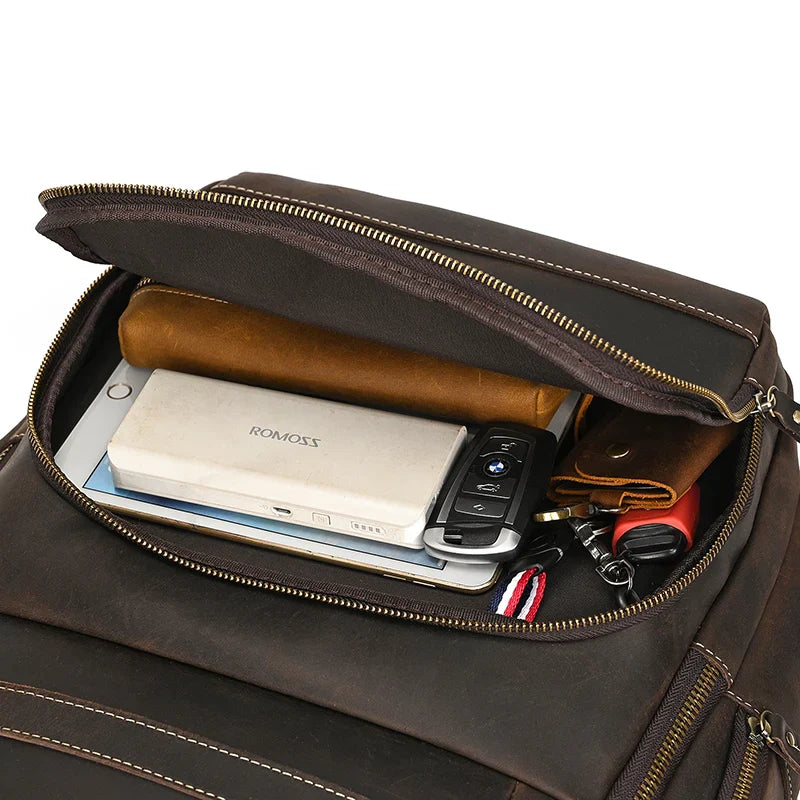 Mochila Masculina de Couro Notebook 17 com USB 6