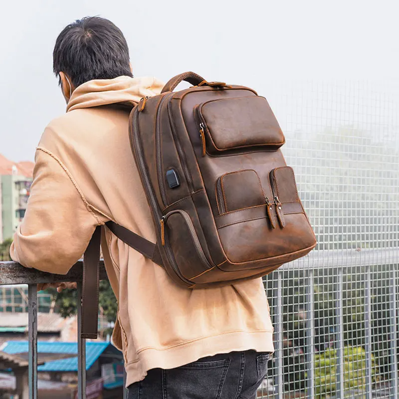 Mochila Masculina de Couro Notebook com USB Wolf 2