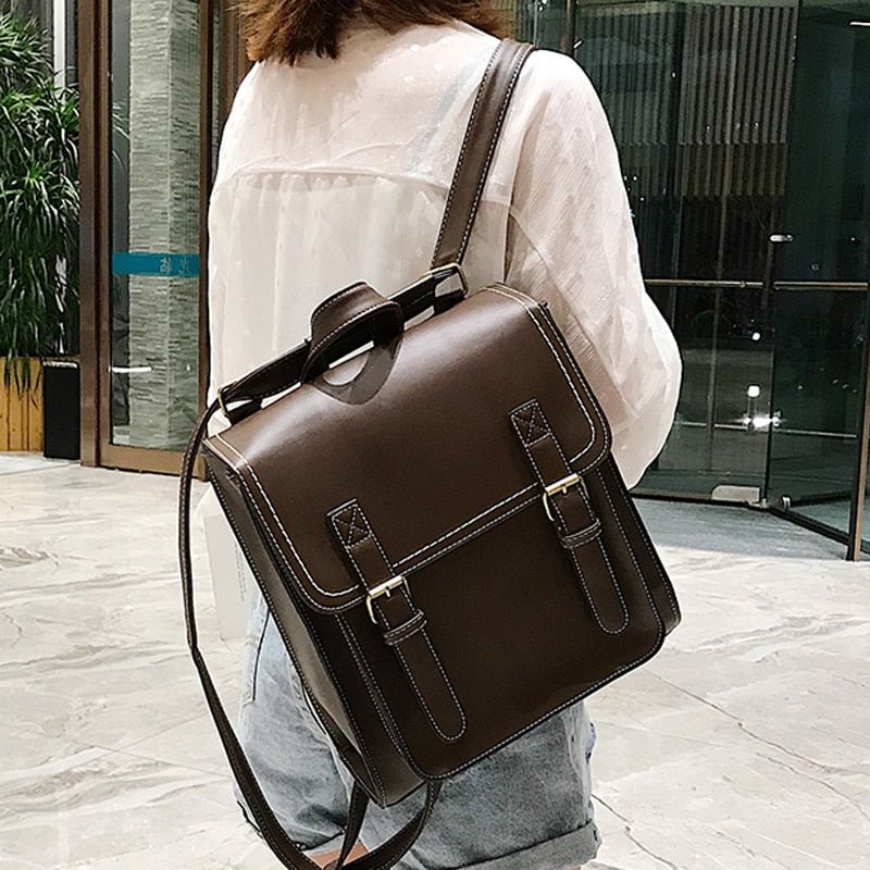 Mochila de Couro Feminina com Alça Ajustável 2