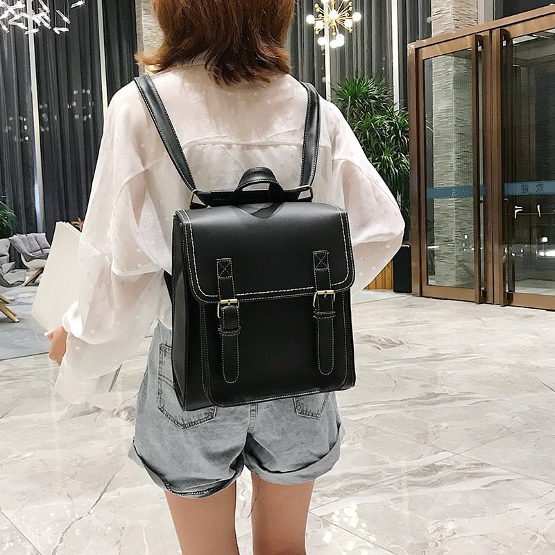 Mochila de Couro Feminina com Alça Ajustável 4
