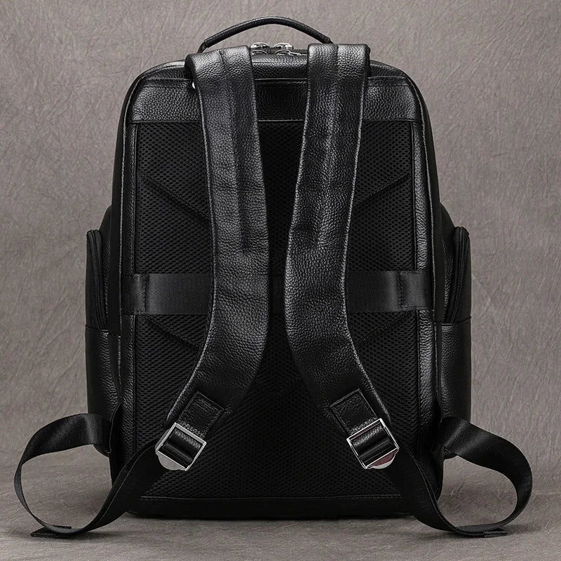 Mochila de Couro Legitimo Notebook 17'' pol com USB