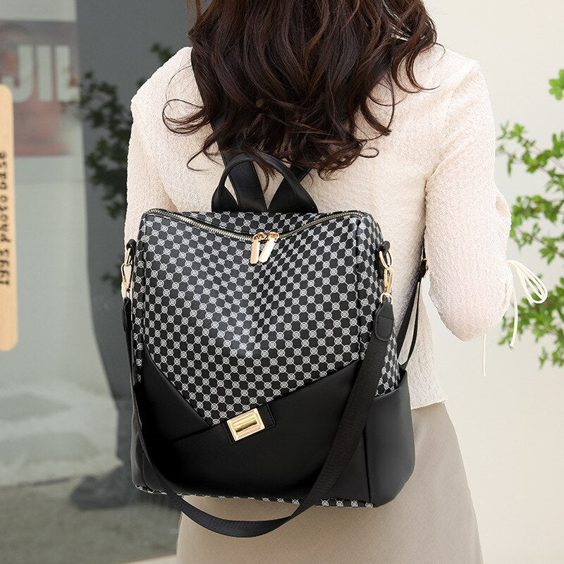 Mochila Feminina de Couro Xadrez
