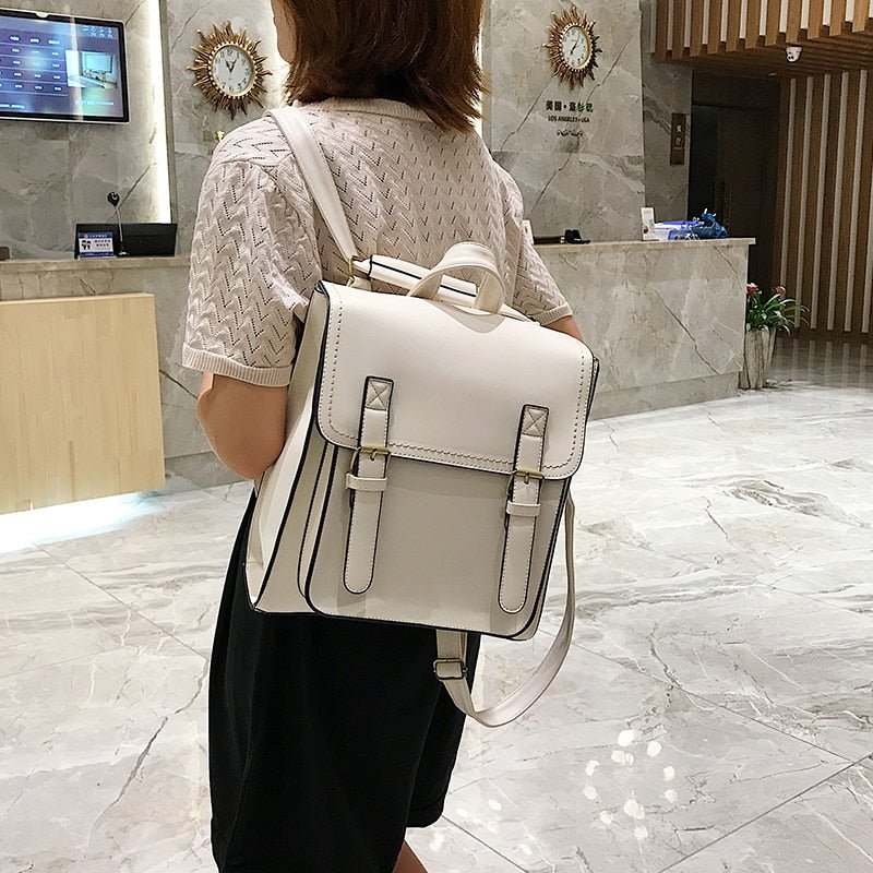Mochila de Couro Feminina com Alça Ajustável 5