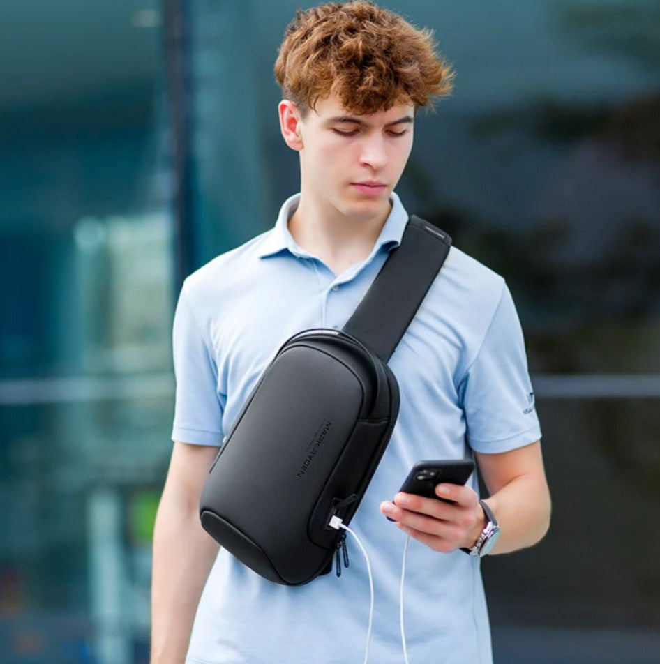 Shoulder Bag Masculina com Porta USB Antifurto 2